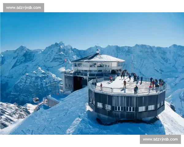 雪域争锋：滑雪决赛巅峰对决激烈场面全景呈现